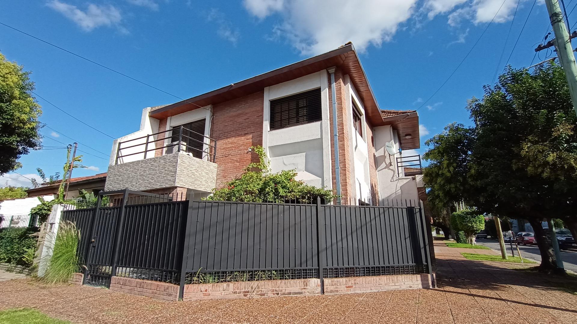 Casa en venta - Castelar Norte - Cardoso al 3000
