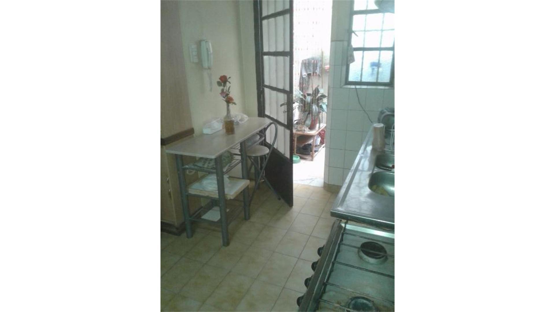 Depto Tipo Casa 3 ambientes con 1 baño