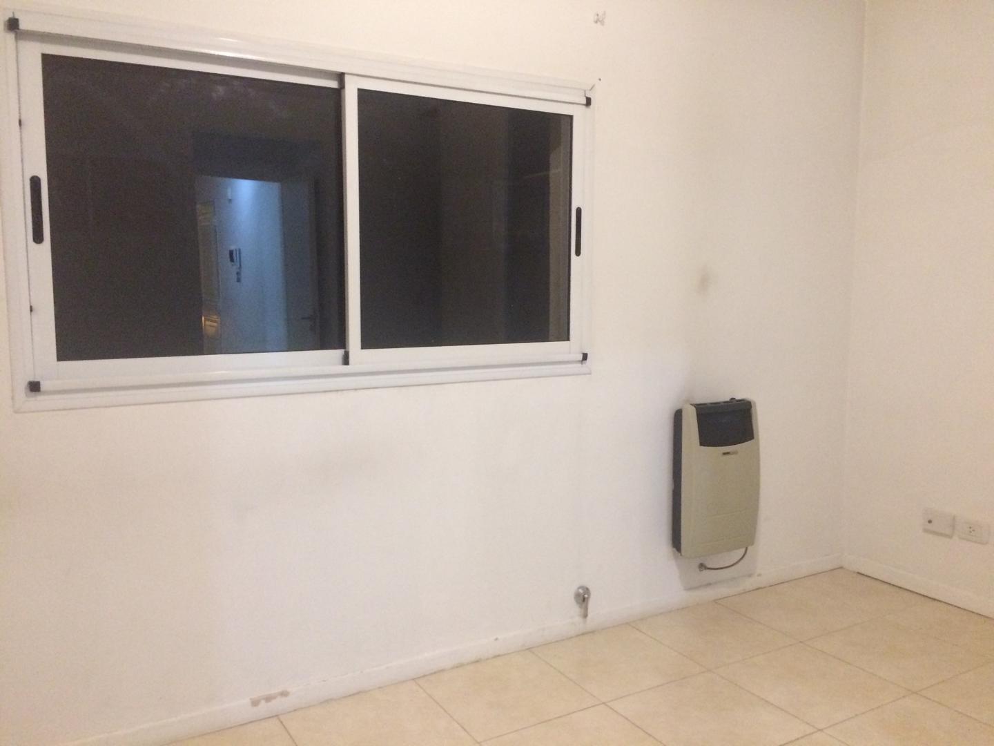 Departamento con cochera y Baulera