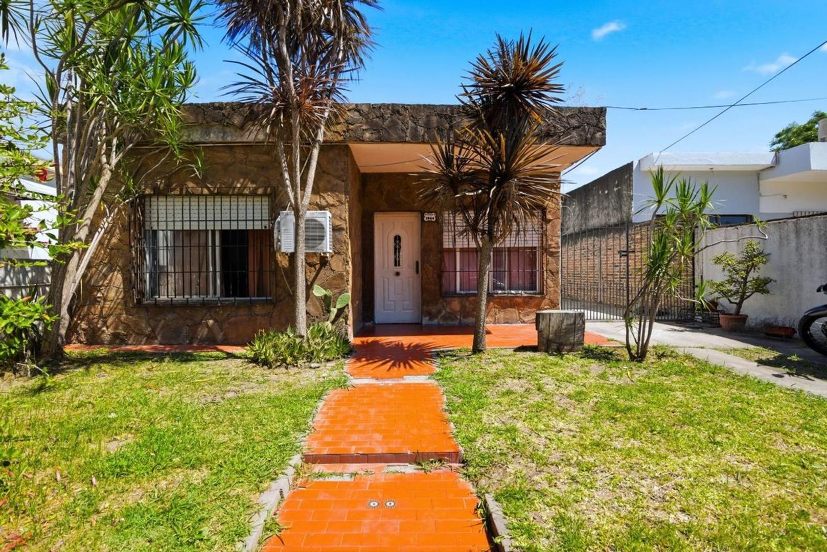 VENTA CASA 2 AMBIENTES EN BERAZATEGUI OESTE