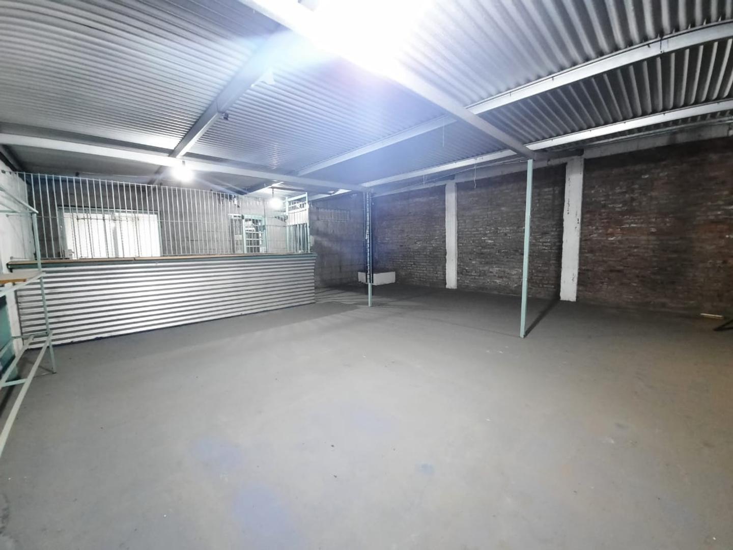 Galpon en Venta en 9 De Abril, USD 975.000