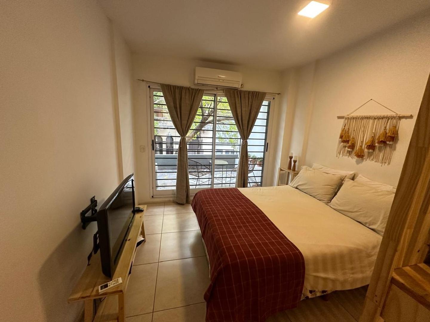 Juan Carlos Gómez 49 , Piso 1