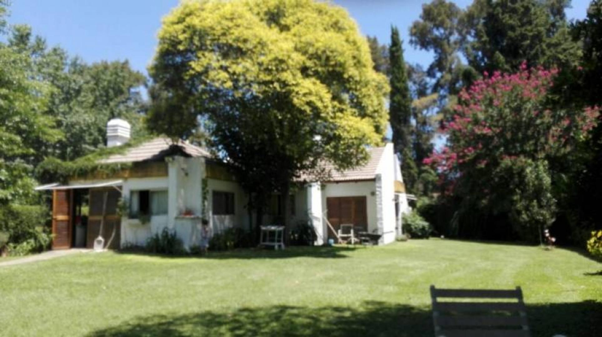 Casa en Venta en Los Robles del Monarca, USD 145.000