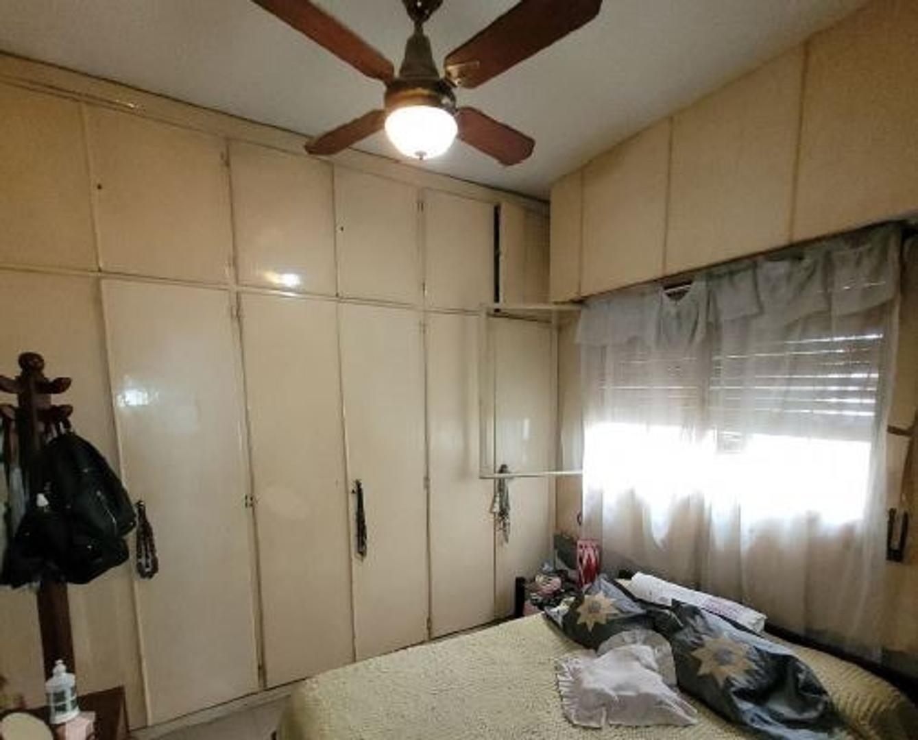 Depto de 3 ambientes ubicado frente estación de tren