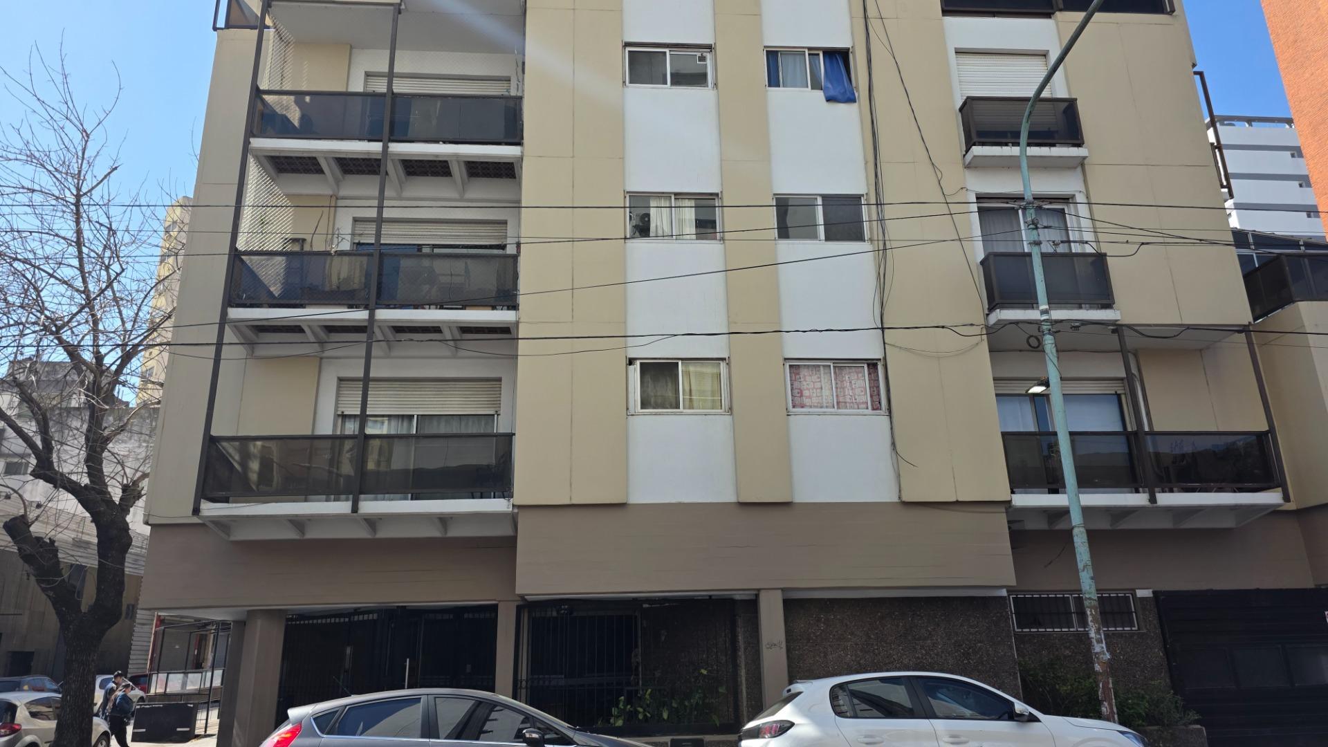 Garibaldi 200, Piso 2