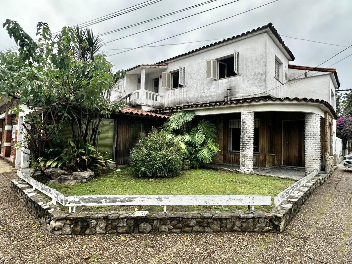 Victorino de la Plaza 206