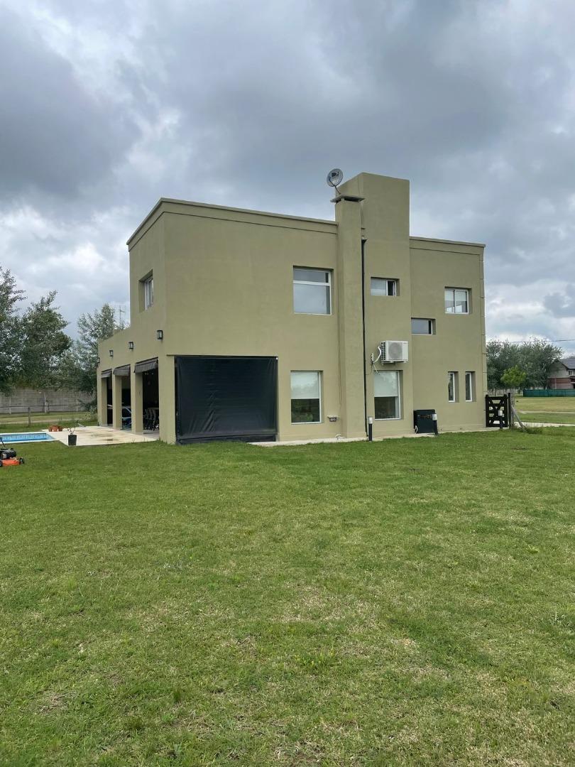 Casa 6 ambientes con 3 baños