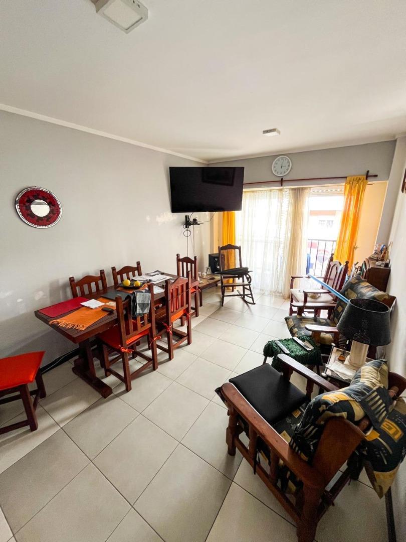 VENTA – DEPARTAMENTO 3 AMBIENTES AL FRENTE - CENTRO