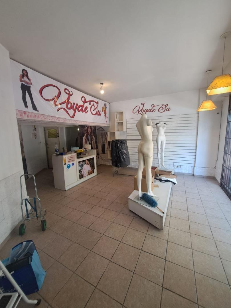 EXCELENTE LOCAL A METROS DE AV. MITRE!