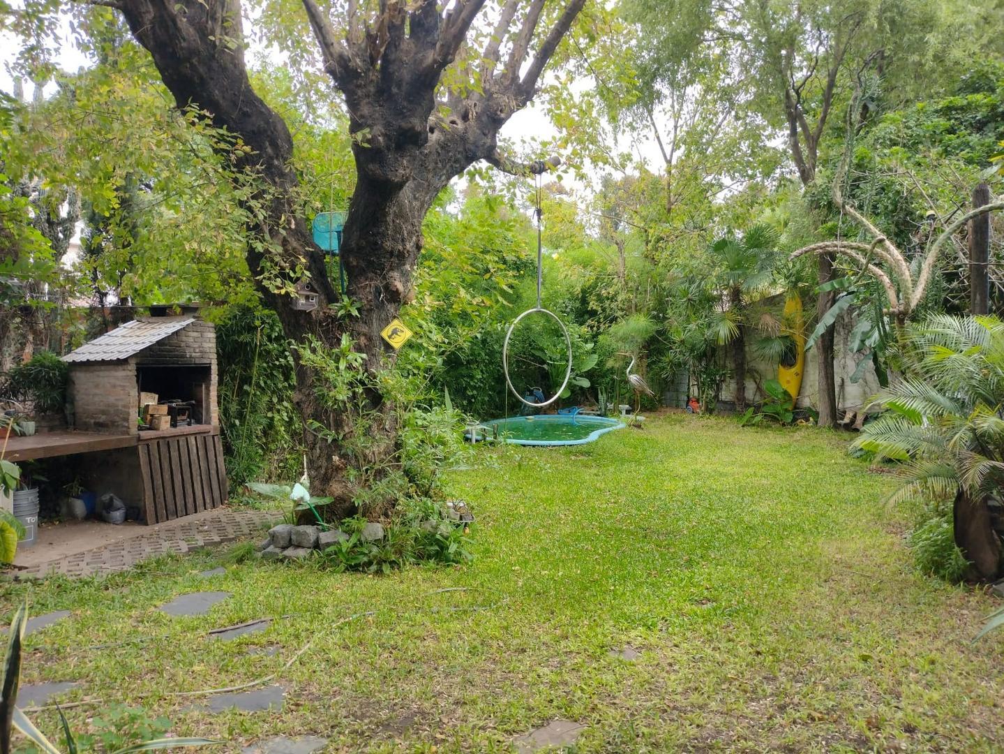 Casa en Venta con 3 cocheras