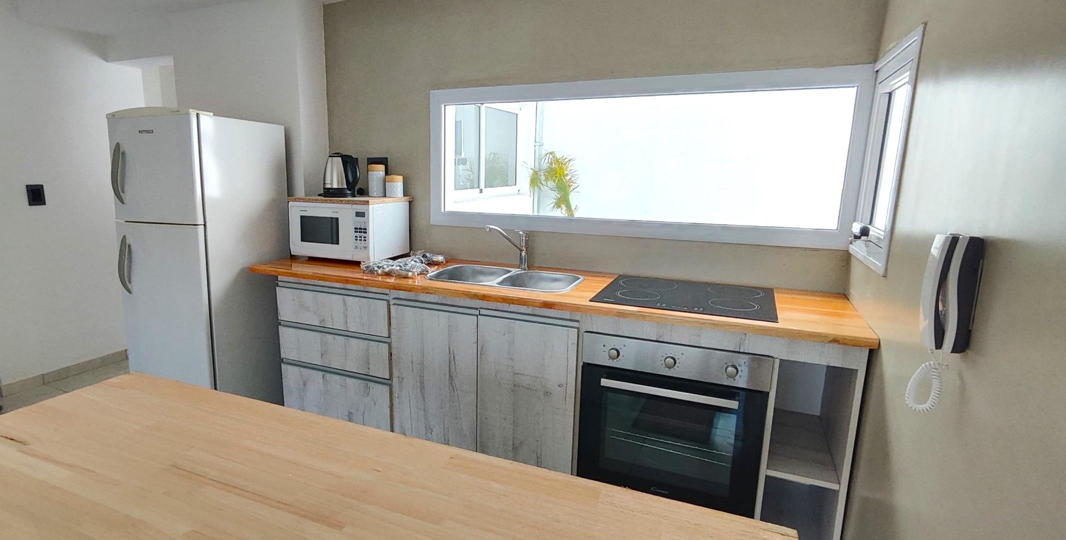 Sarmiento 107 , Piso 1