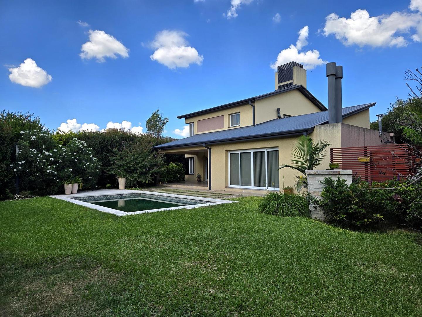Se vende casa de 3 Dormitorios en Las Almenas