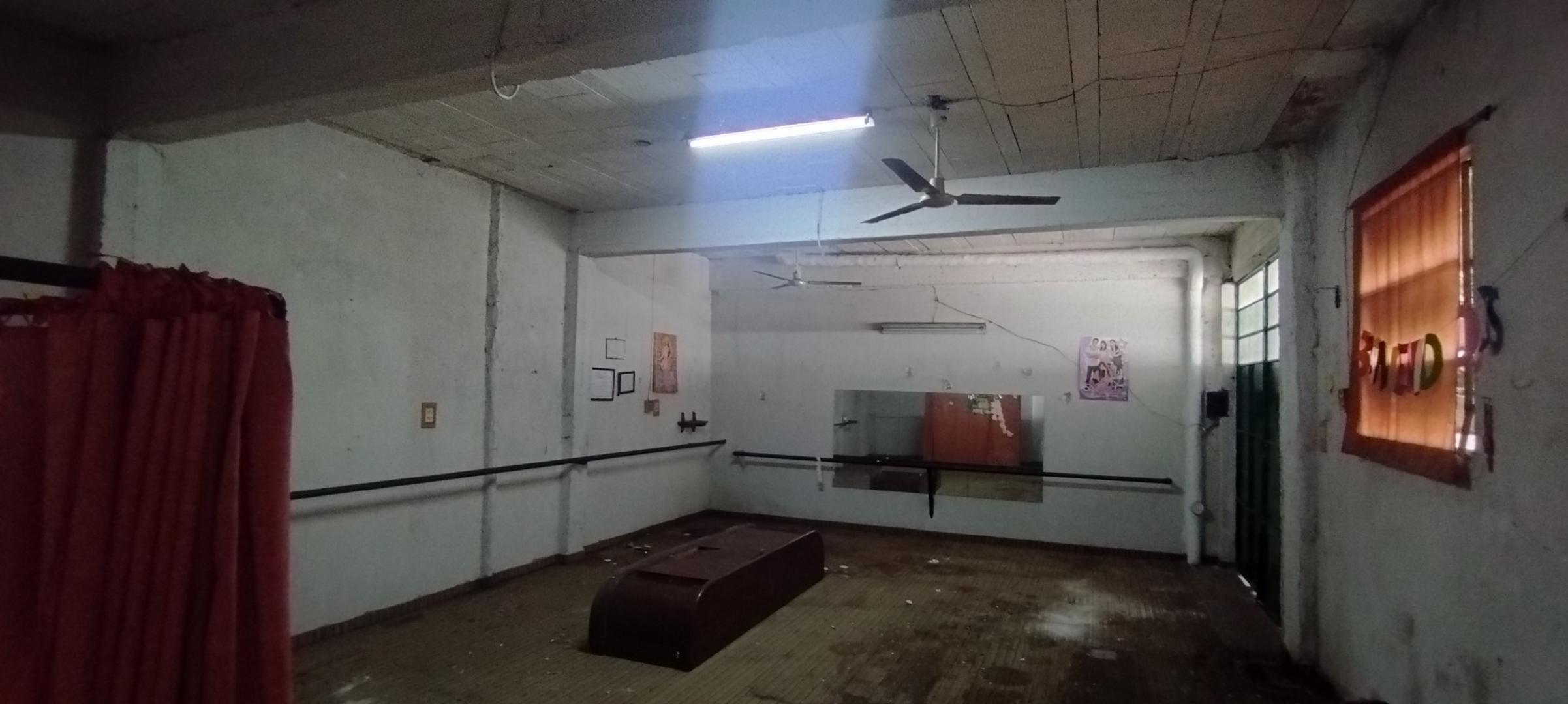 DEPOSITO BIEN UBICADO