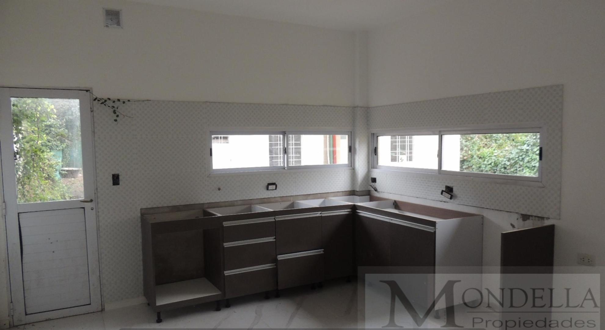 SE VENDE CASA EN PQUE. LELOIR / UDAONDO A ESTRENAR