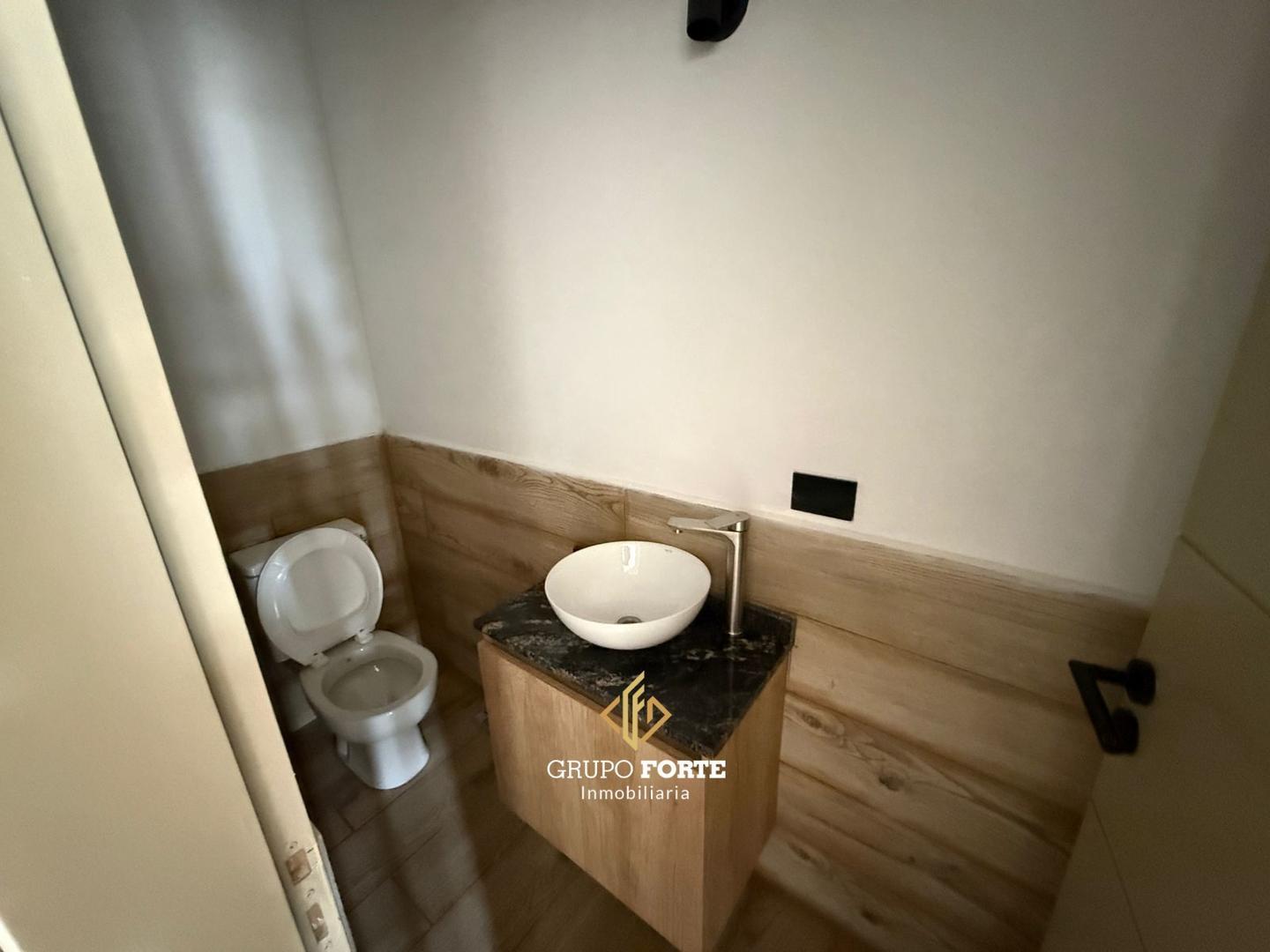 Depto Tipo Casa 3 ambientes con 2 baños