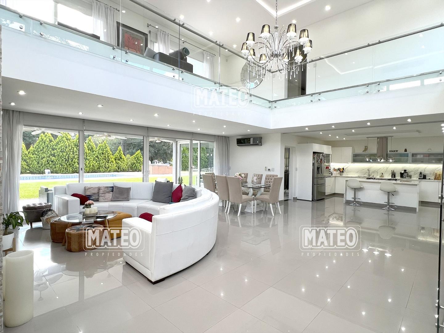 Casa 5 ambientes con 5 baños