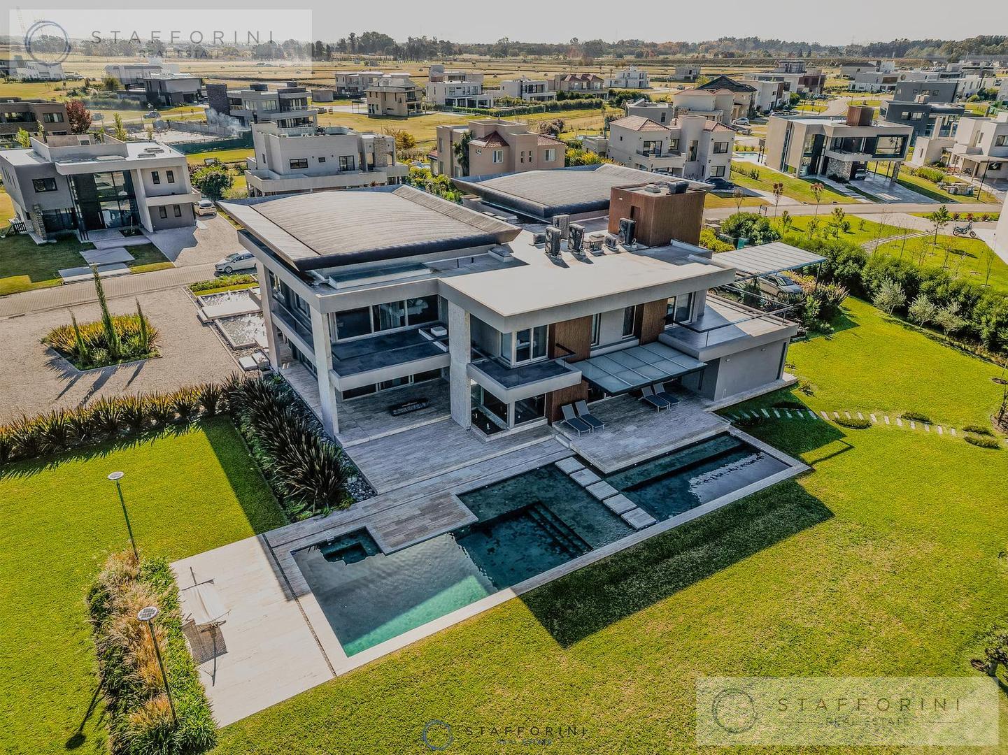 Consultar Precio -Venta CASA EXCLUSIVA sobre DOBLE LOTE UNICA en su Estilo! Barrio La Providencia