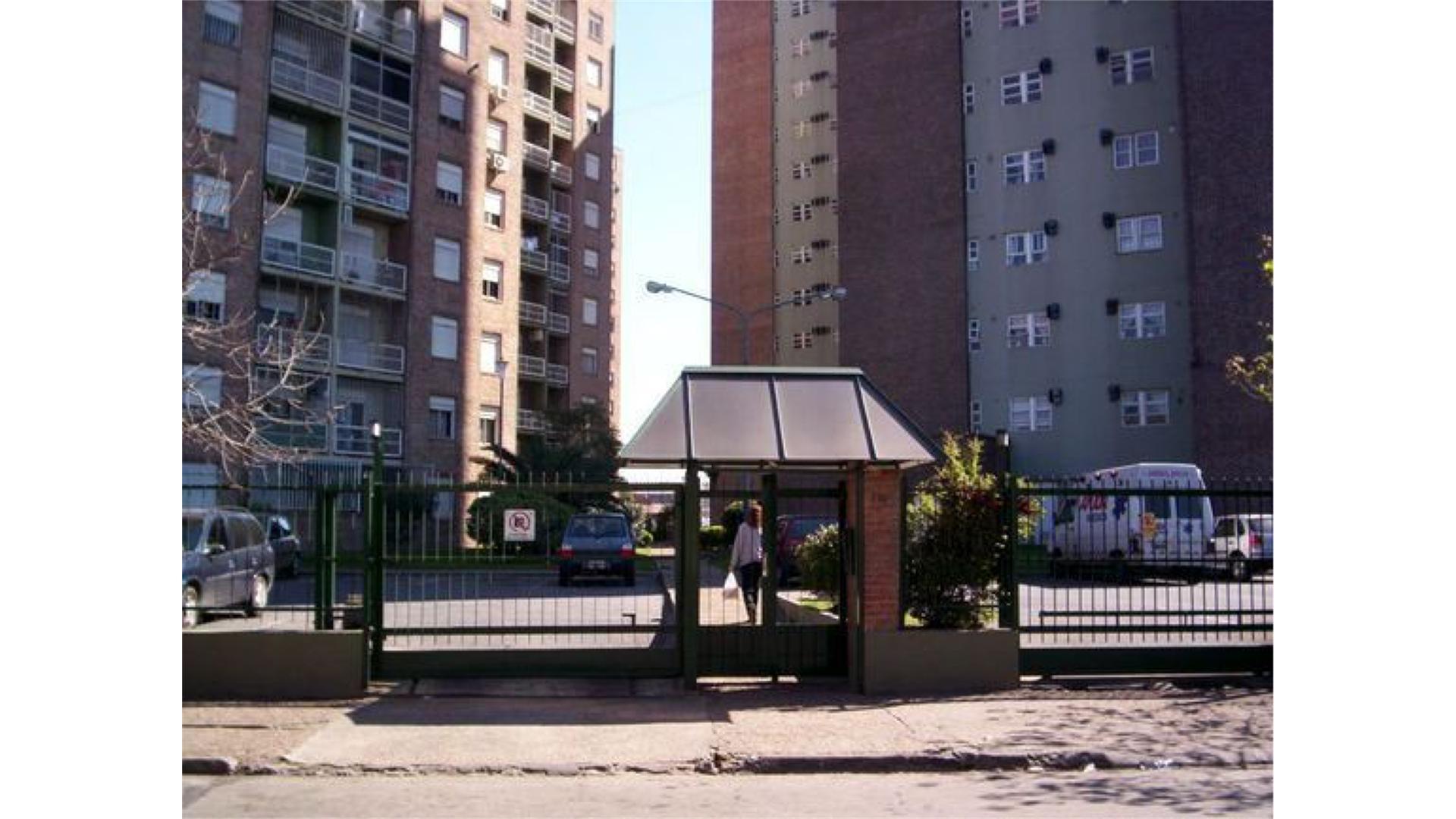 VENTA 3 AMB EN COMPLEJO PERIMETRADO!