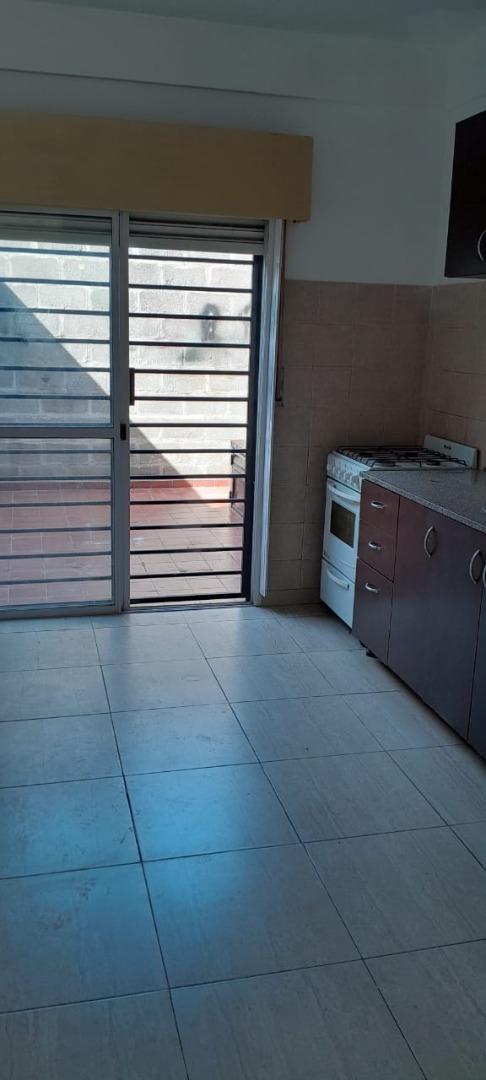 Depto Tipo Casa 3 ambientes con 2 baños