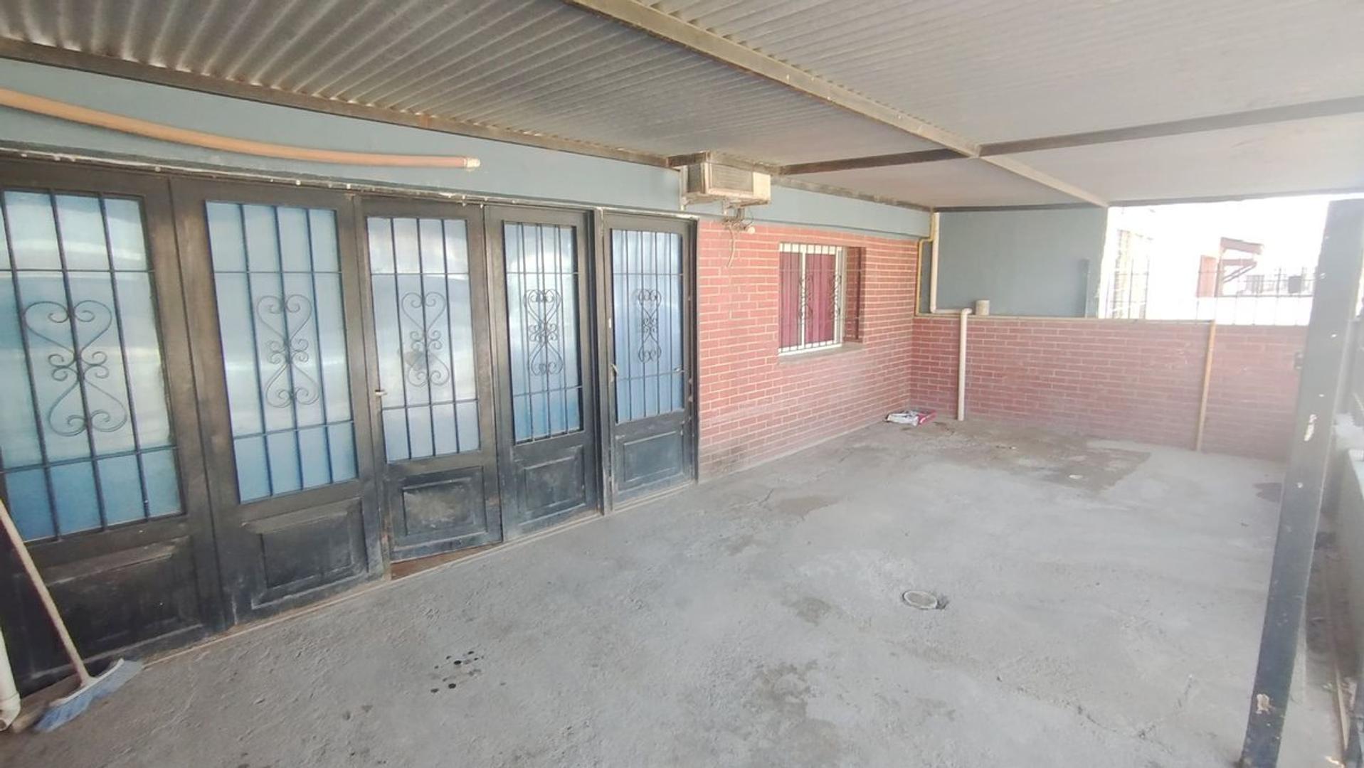 VENTA CASA 2 DORM GRAN PATIO V. EL LIBERTADOR