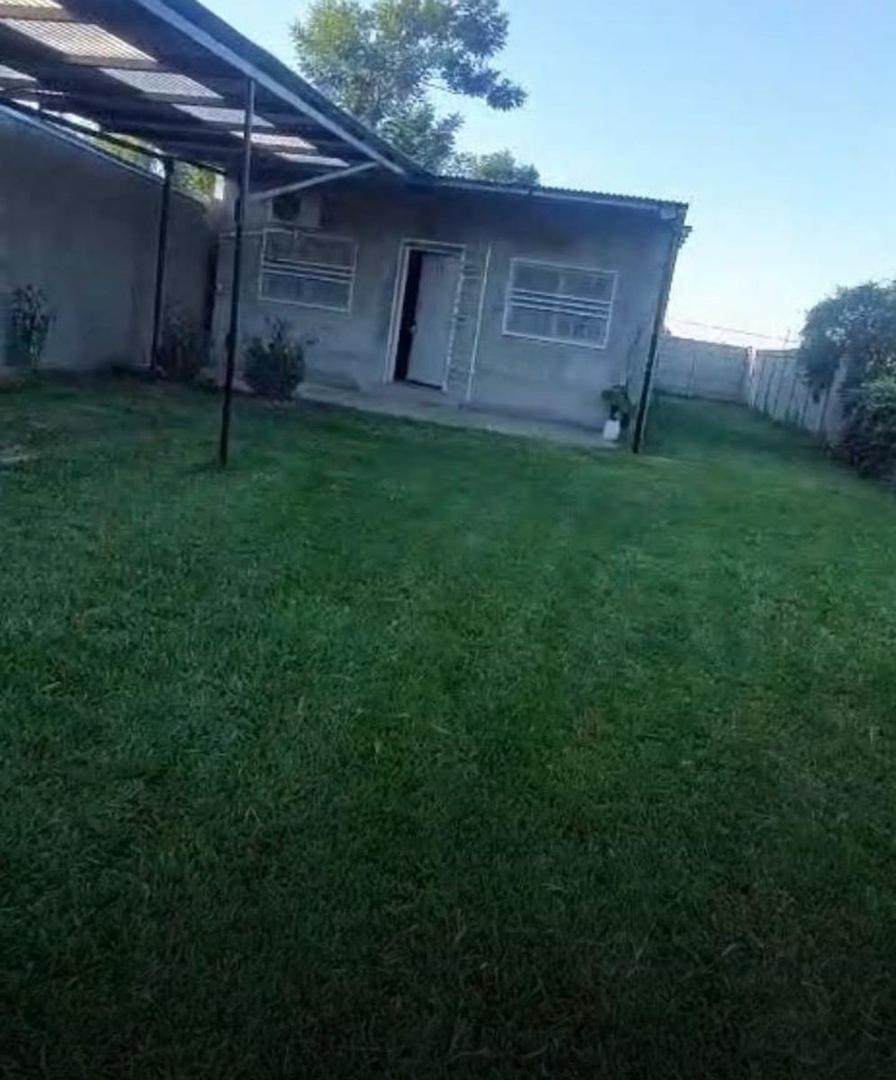 CASA CON AMPLIO TERRENO BARRIO LOS CONQUISTADORES