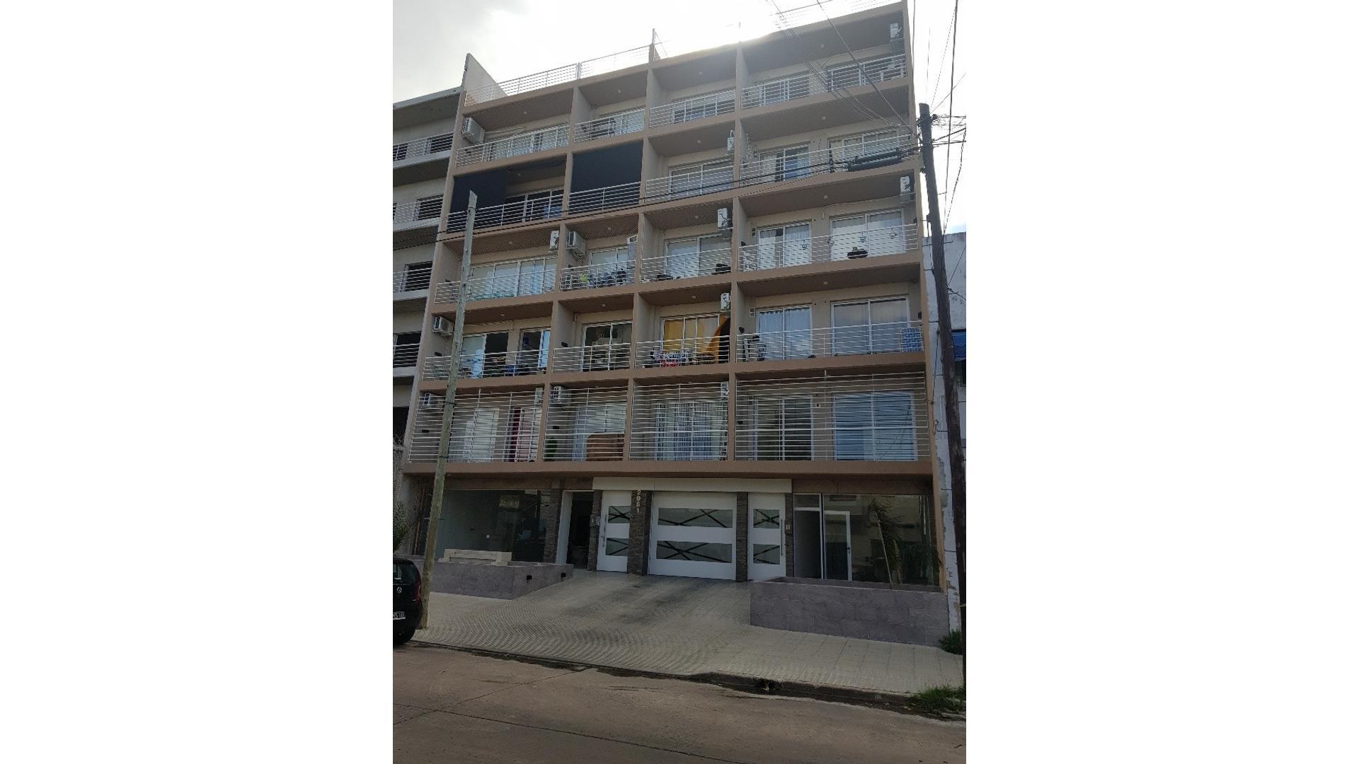 EXCELENTE PISO 6 AMBIENTES CON TERRAZA Y COCHERA, CHILAVERT