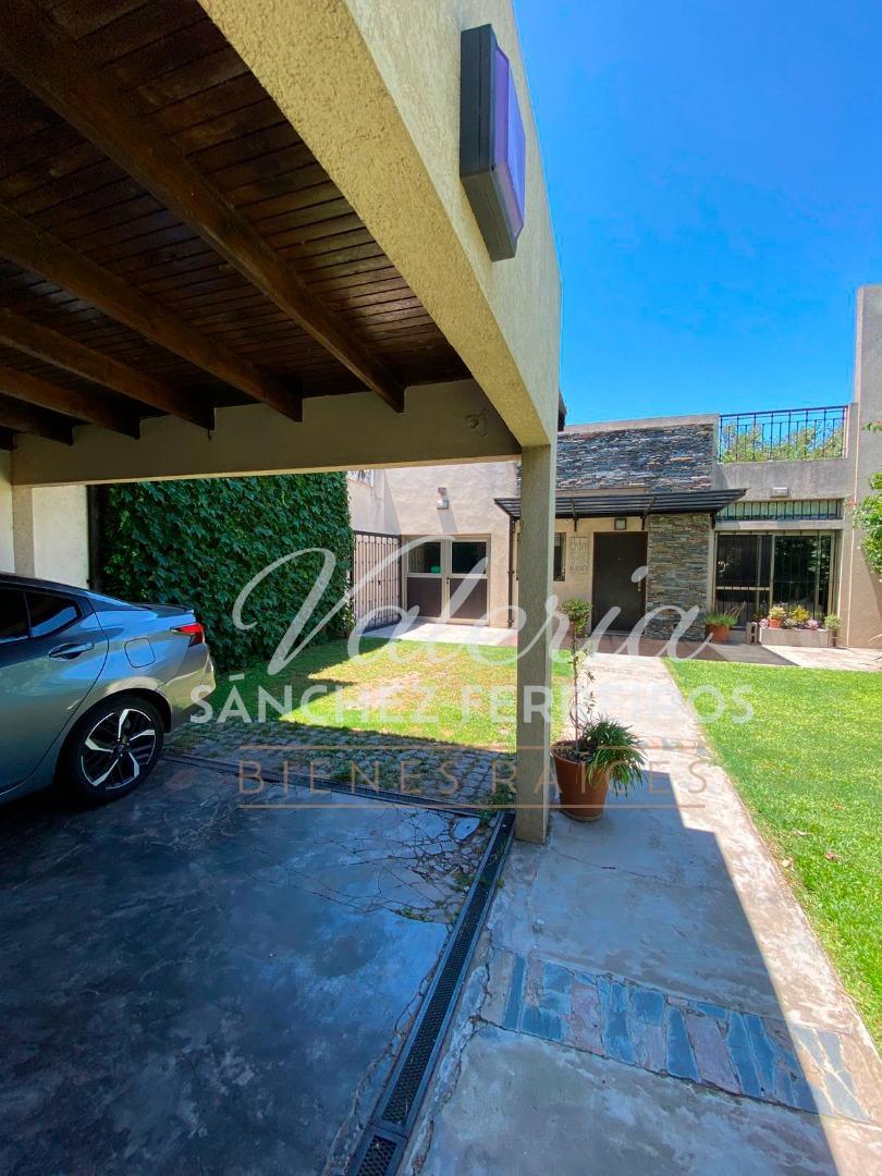 Casa 4 ambientes con 3 baños