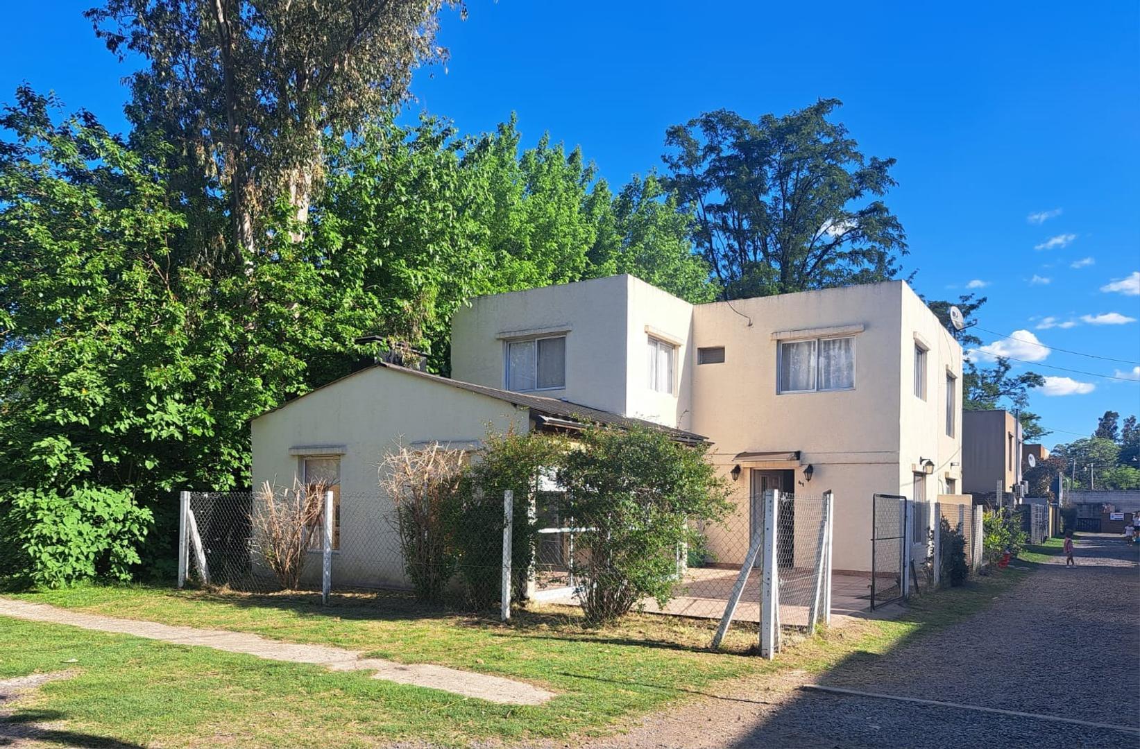 VENTA CASA 4 AMBIENTES BARRIO CERRADO LAS ACACIAS LA REJA
