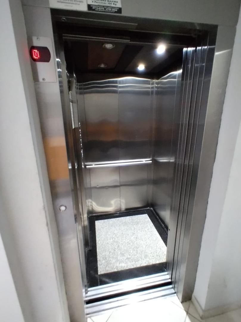 Zavatarro 4200, Piso 1