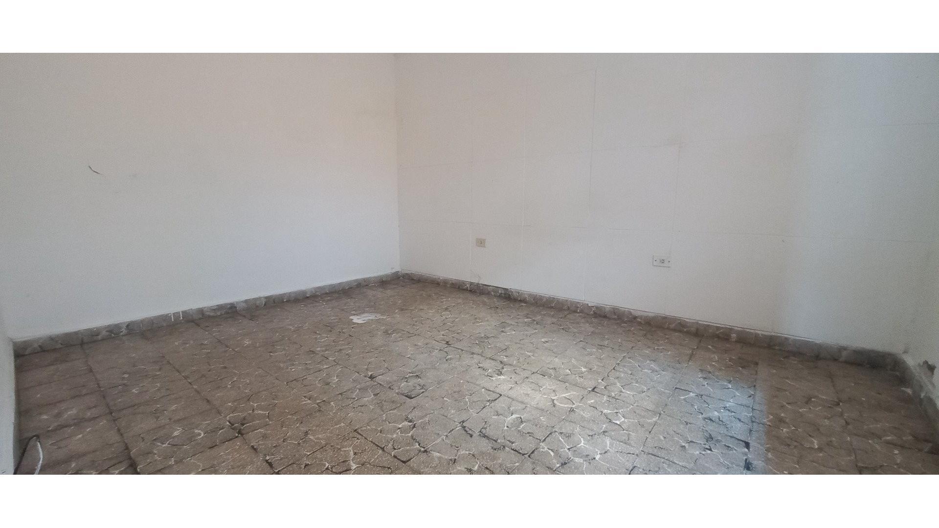 CASA EN VENTA DE 2 DORMITORIOS, ESPACIOS AMPLIOS!