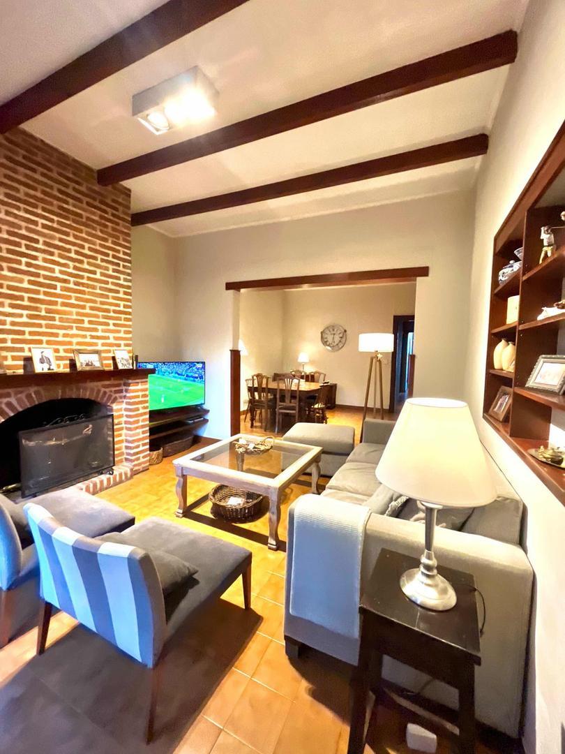 Casa 4 ambientes con 3 baños