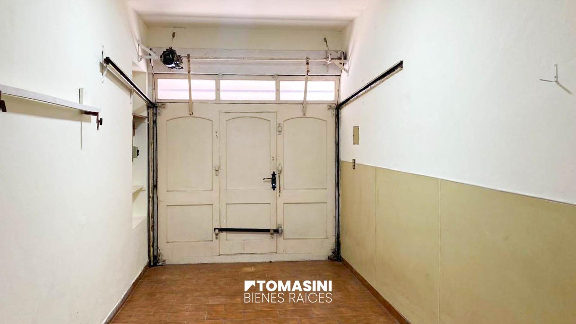 PH DE 4 AMBIENTES TIPO CASA  AL FRENTE CON BALCON