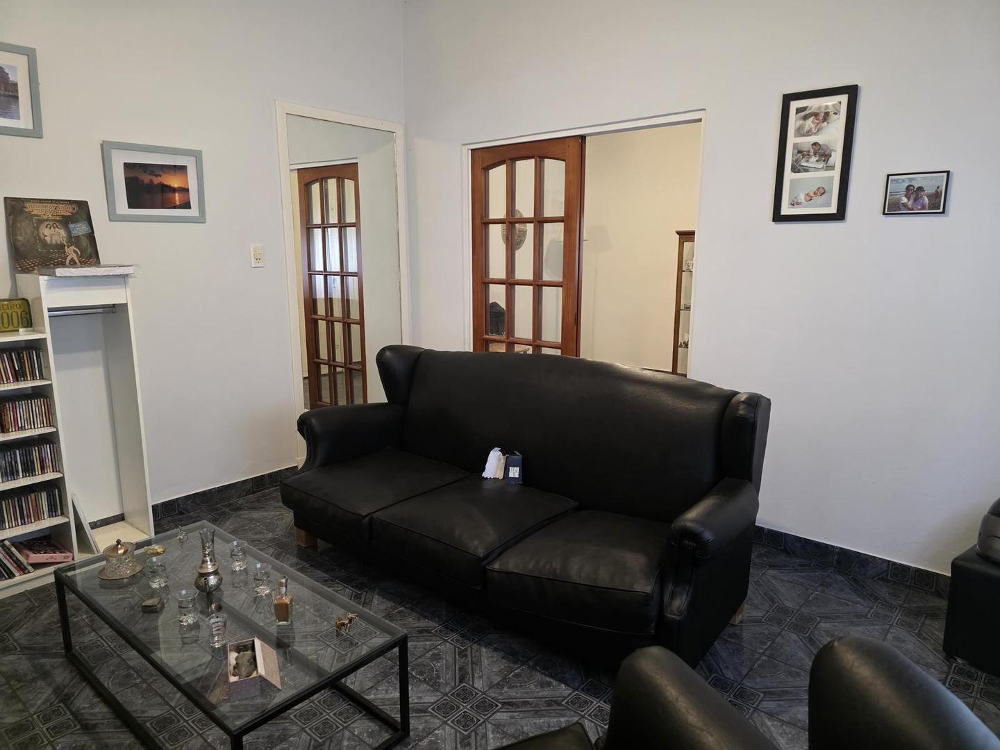 Casa 3 ambientes con 2 baños