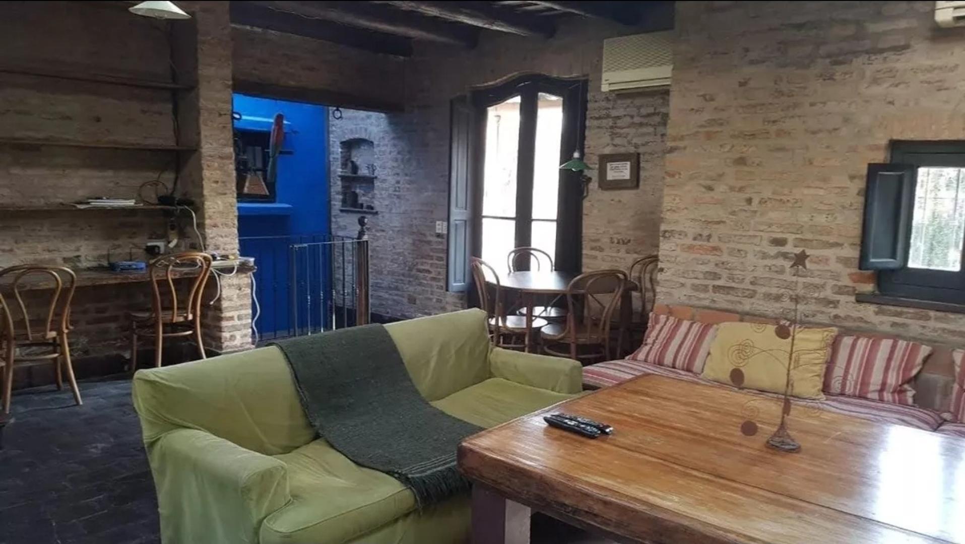 Casa 6 ambientes con 5 baños