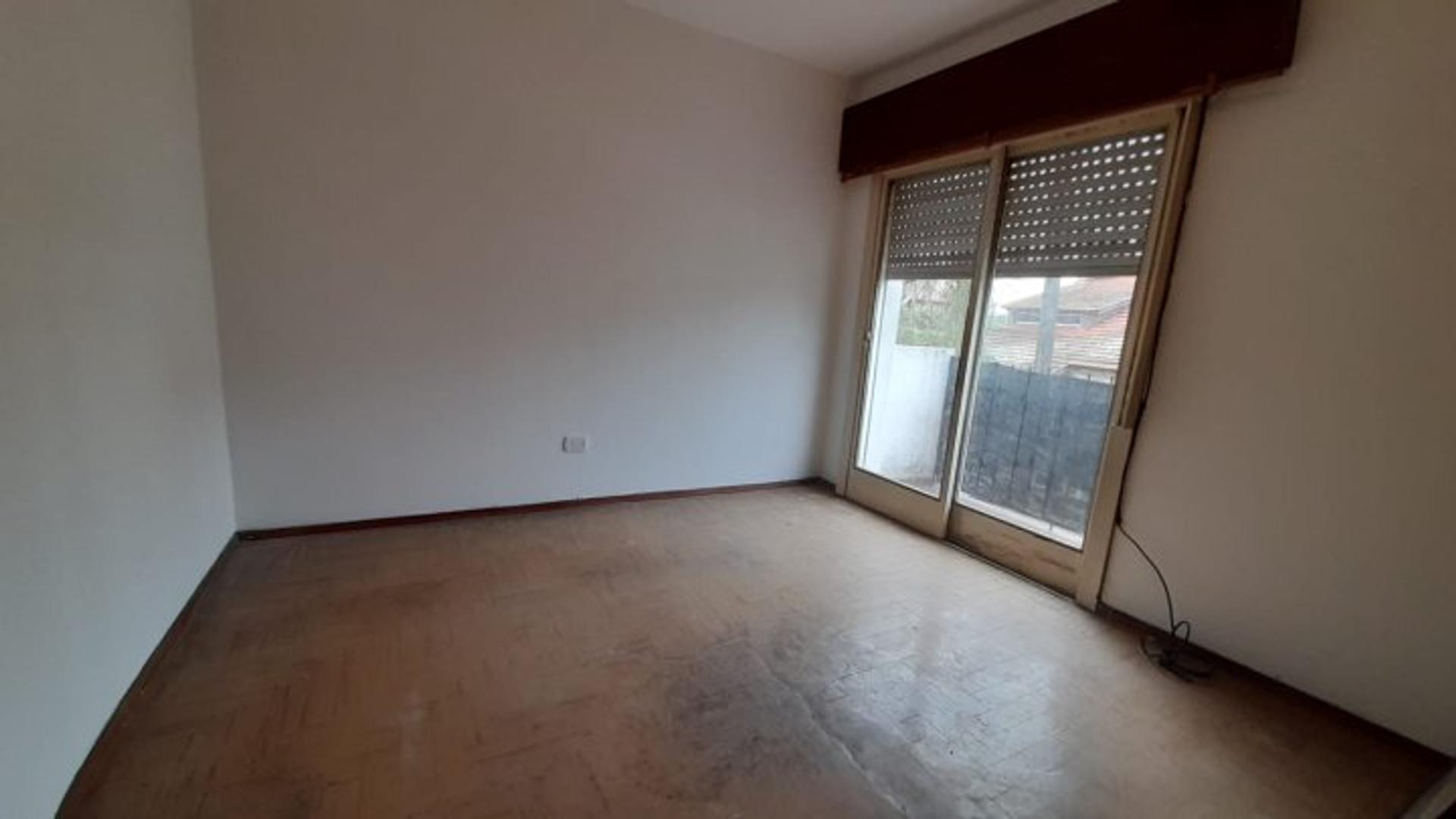 Departamento en Alquiler en Ituzaingo Norte, $ 700.000