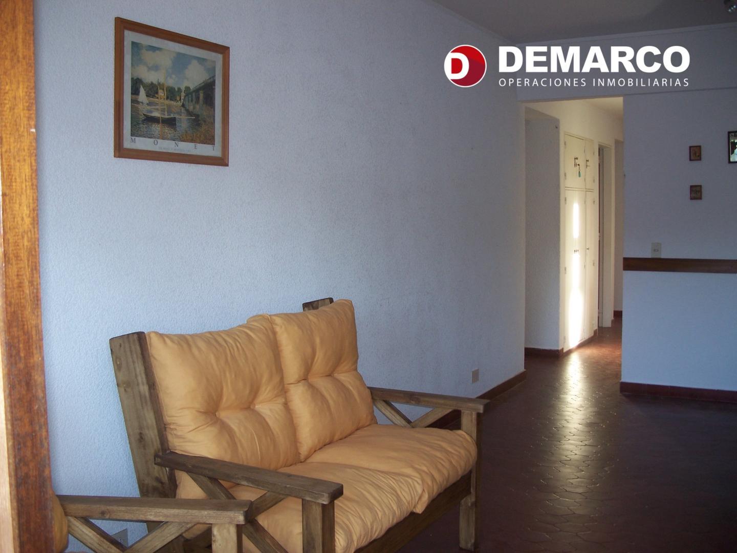 Departamento 4 ambientes con 2 baños
