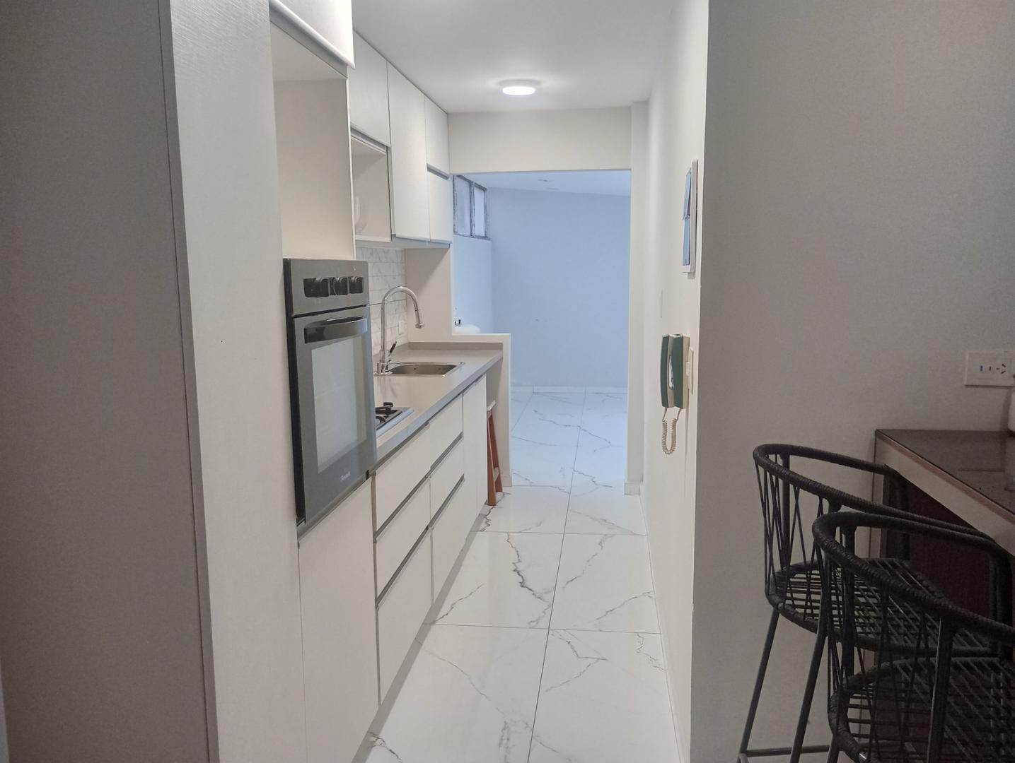 Departamento en Venta en Olivos Vias/Rio, USD 240.000