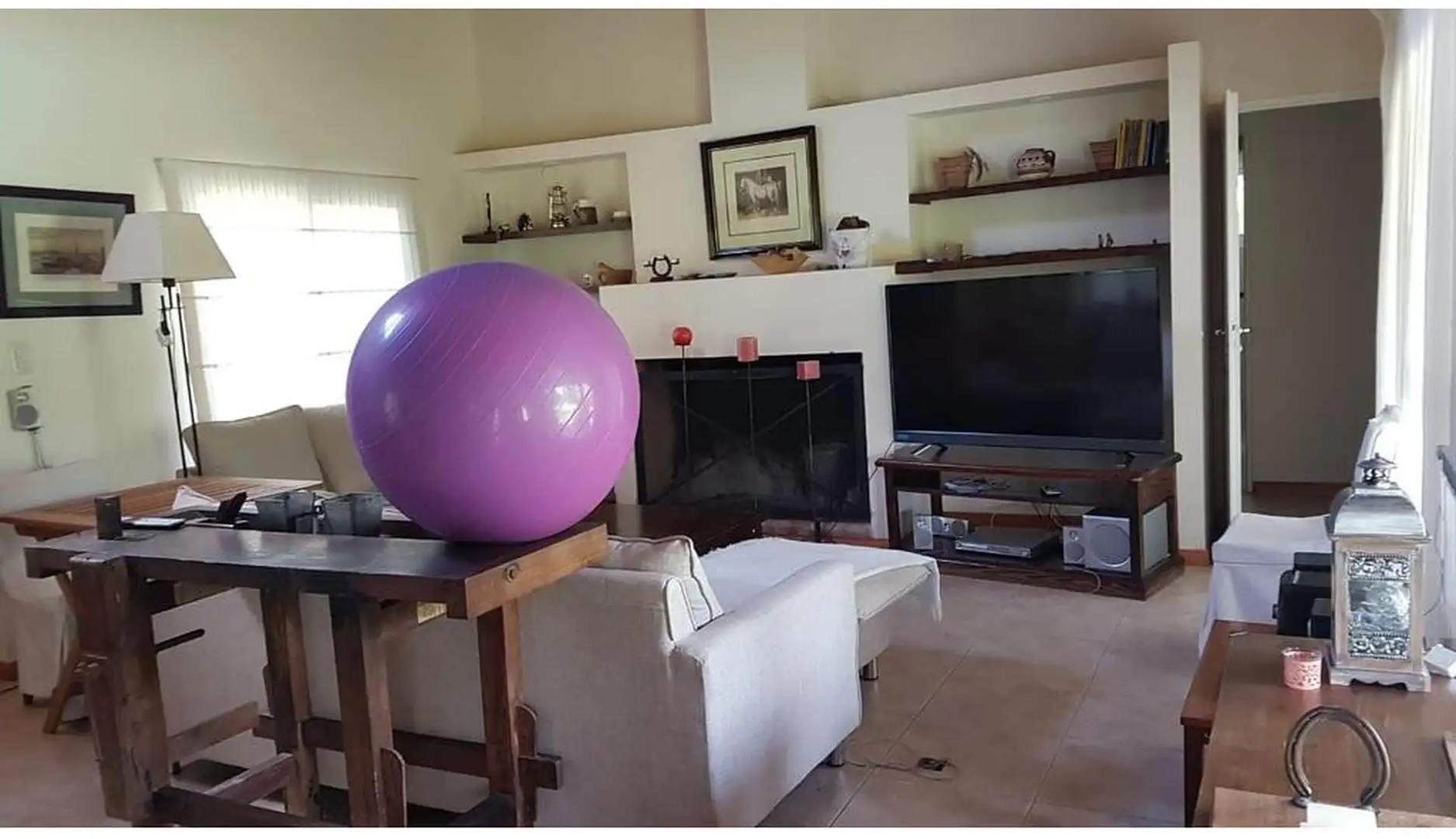 Casa en Alquiler Temporal con 1 cochera