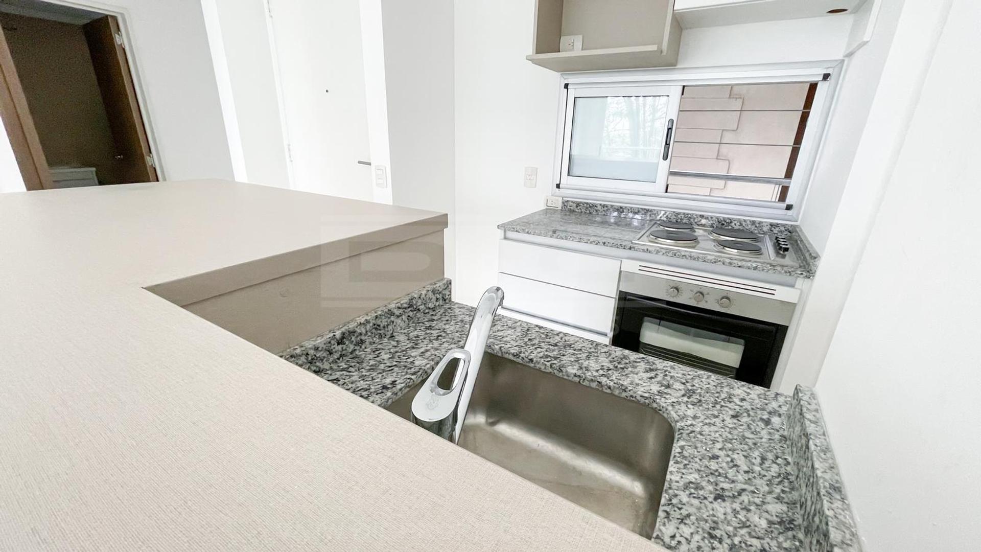 Oficina en Alquiler con 1 cochera