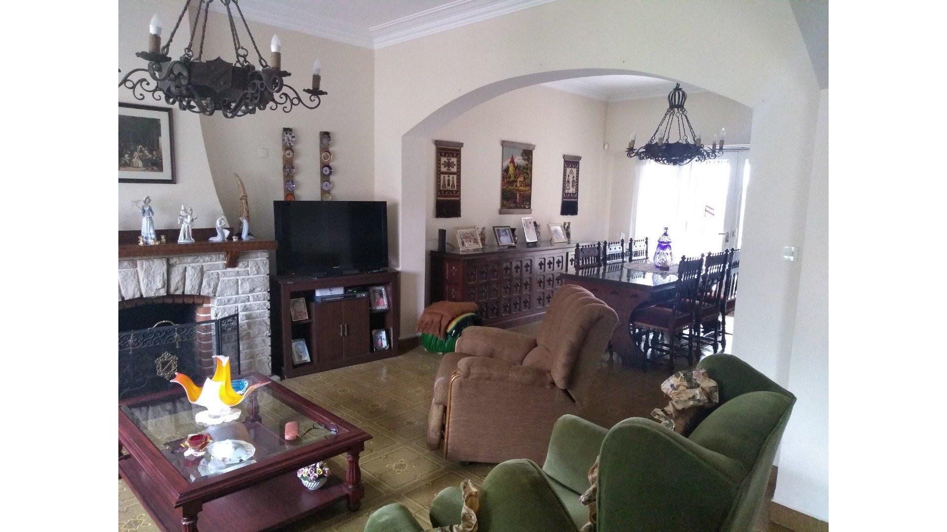 Venta Chalet - 5 ambientes - Paso 2600