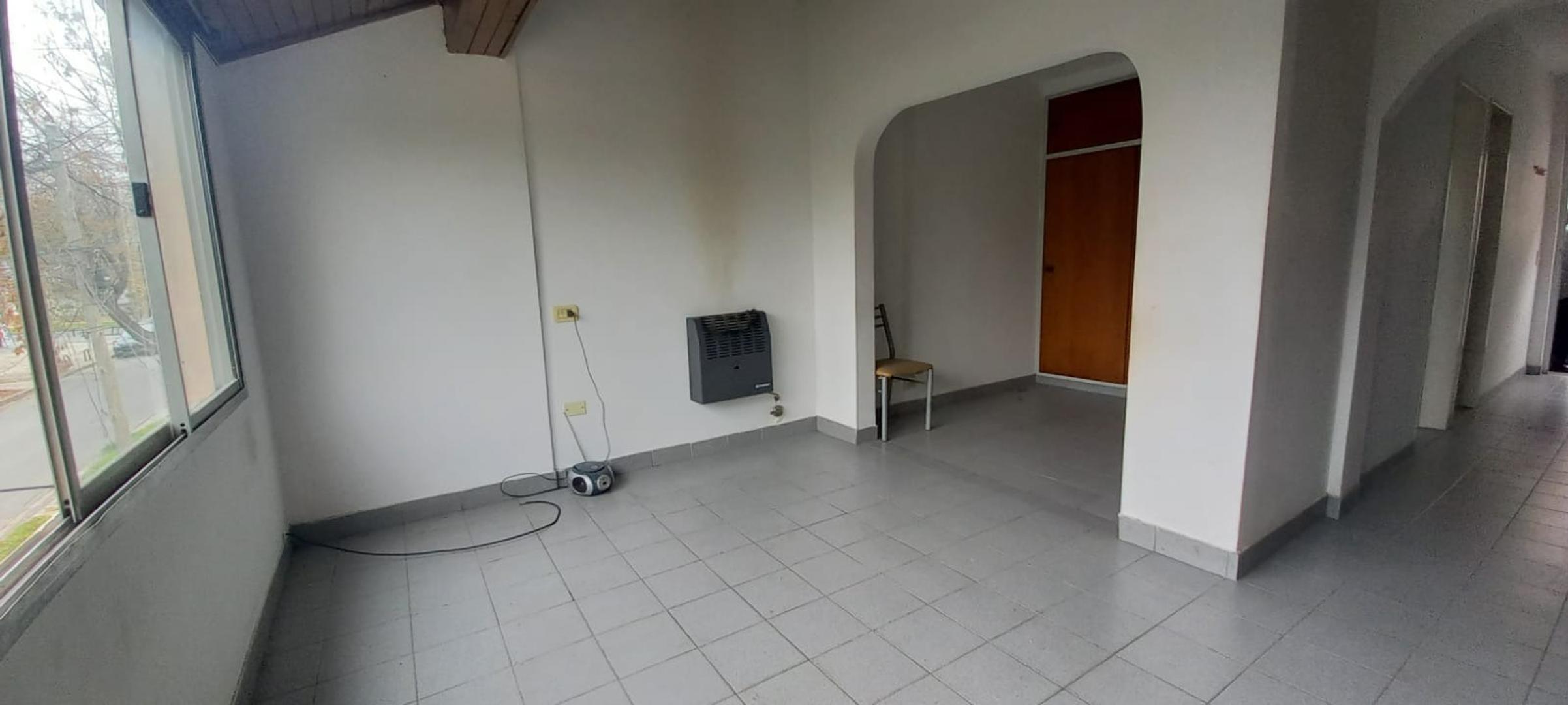 Impecable PH primer piso - 3 dormitorios - Villa Ballester