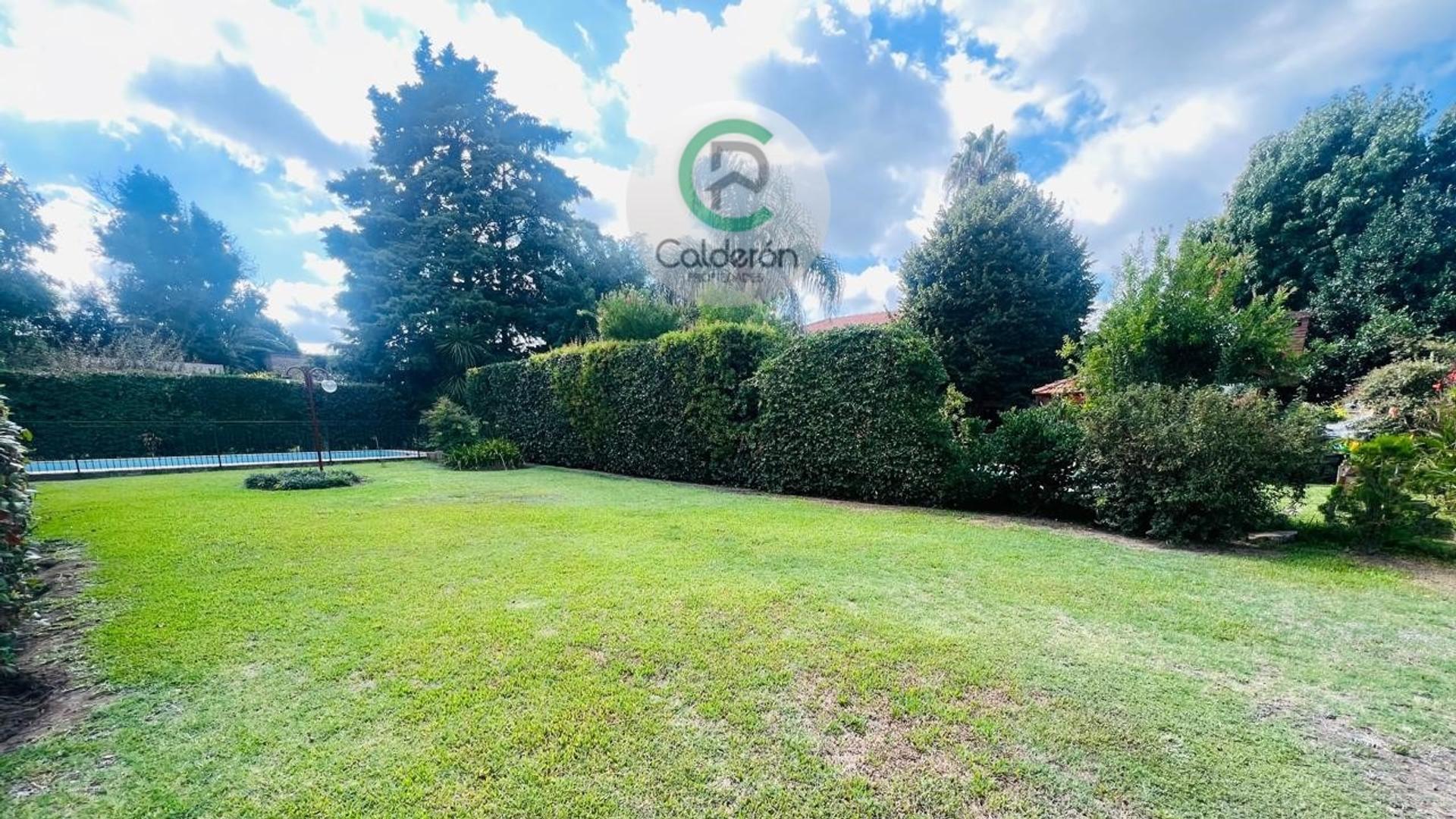 Casa en Alquiler con 1 cochera