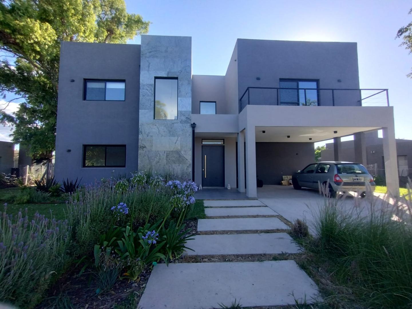 CASA EN VENTA SAN SEBASTIAN