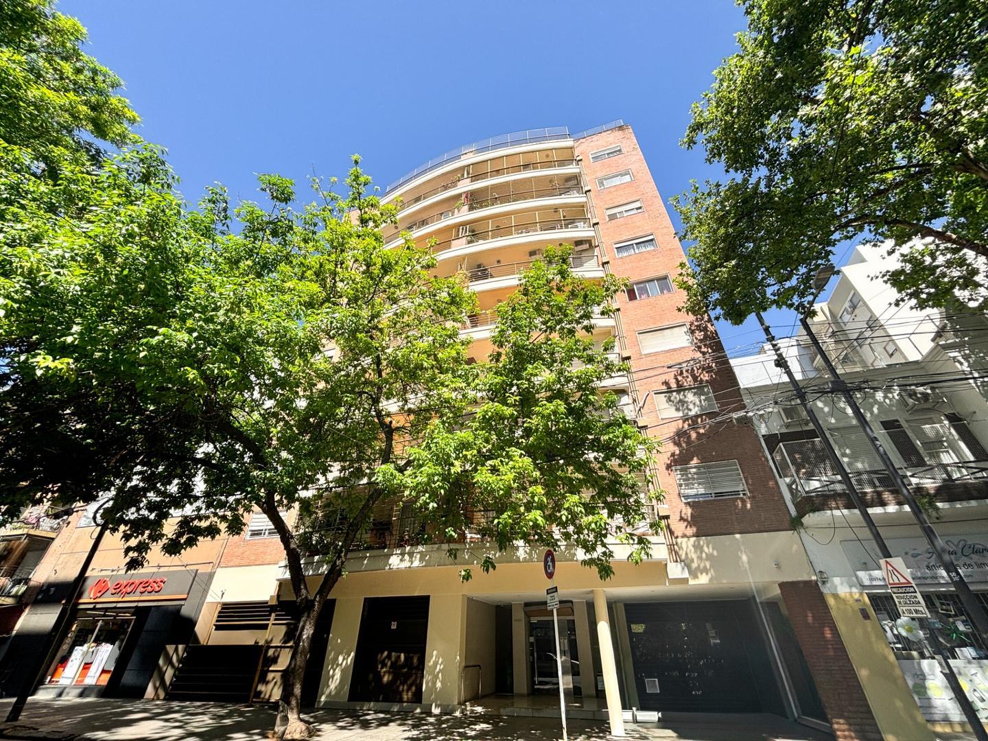 VENTA 3 AMBIENTES AMPLIO BALCÓN CORRIDO CFTE MUY LUMINOSO