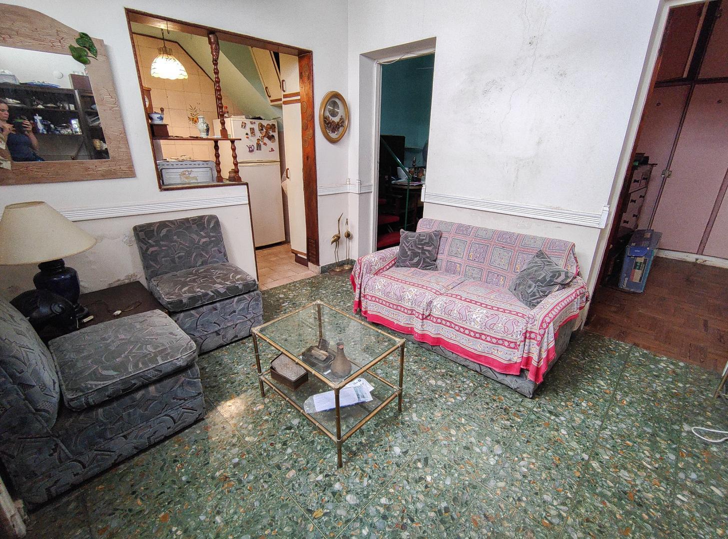 Depto Tipo Casa en Venta 60 años