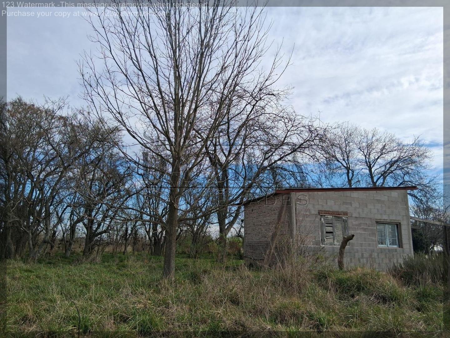 1 HECTAREA en Zona Rural con Casa a terminar. Marcos Paz