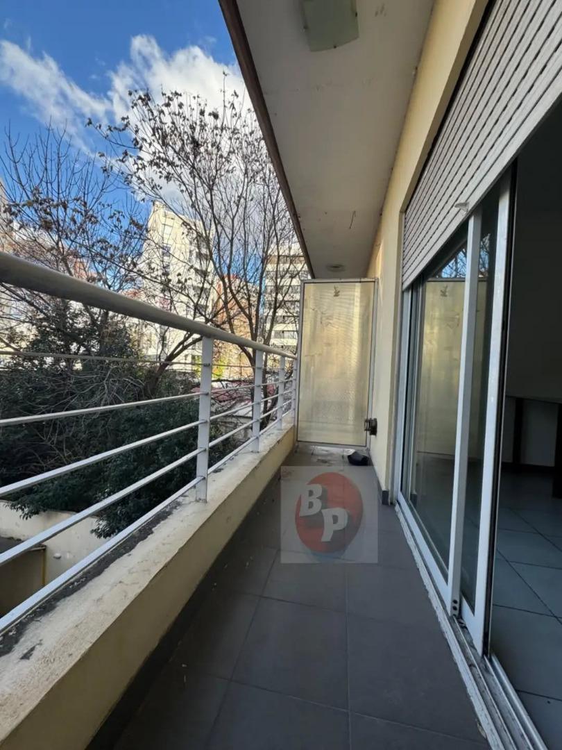 Rojas 200, Piso 2