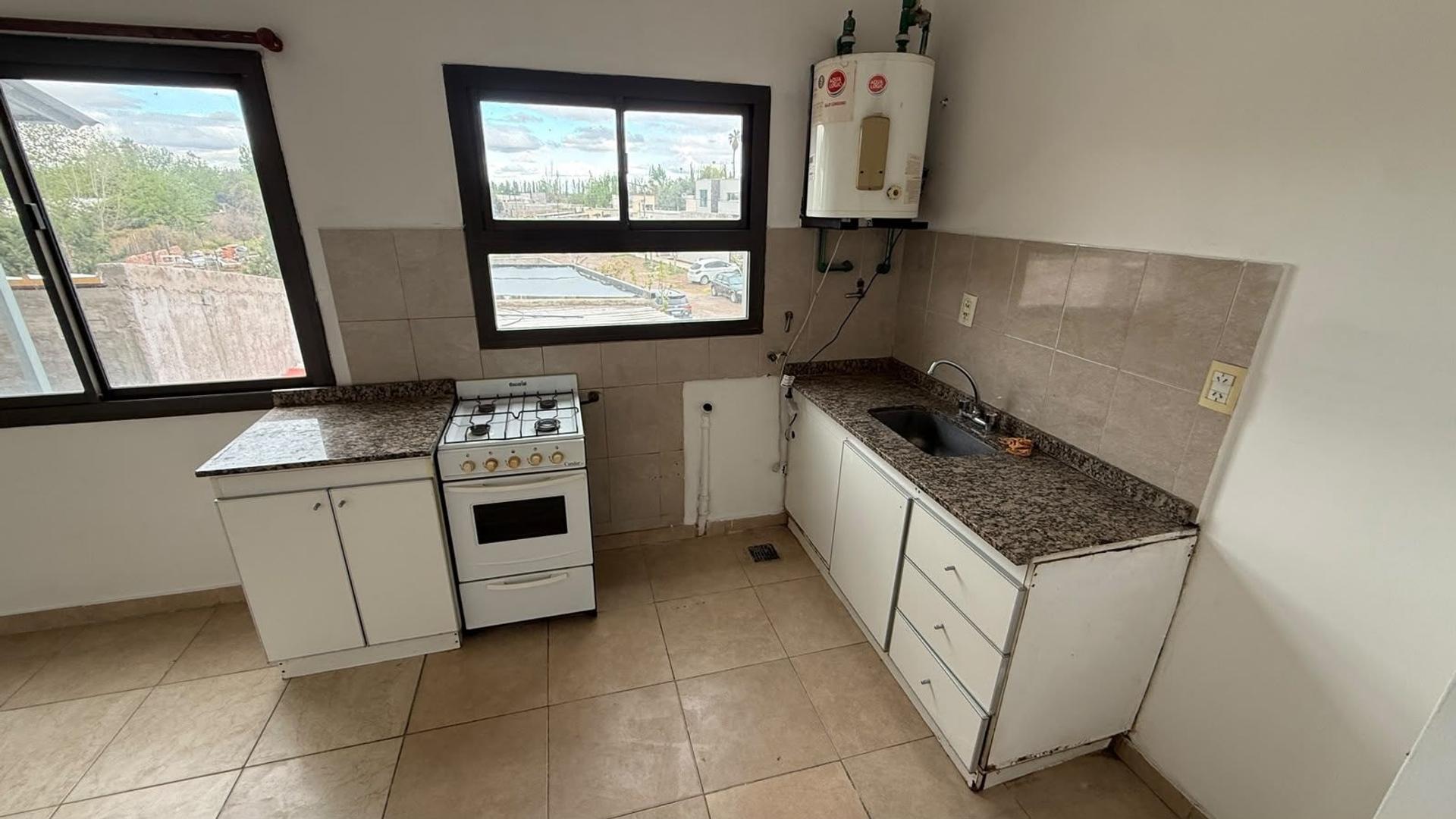 Departamento en Alquiler en Los Corralitos, $ 450.000