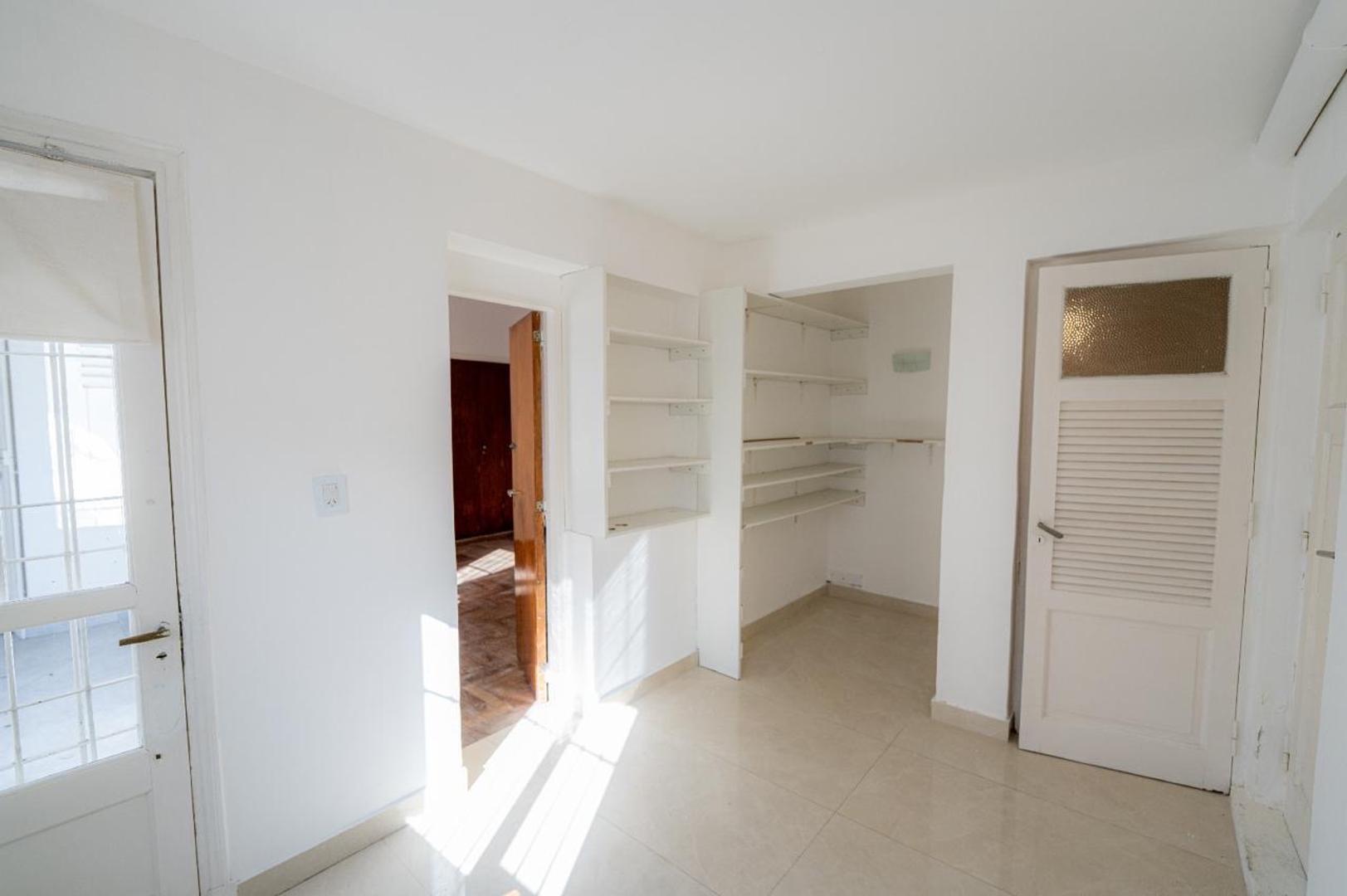 Casa 7 ambientes con 4 baños