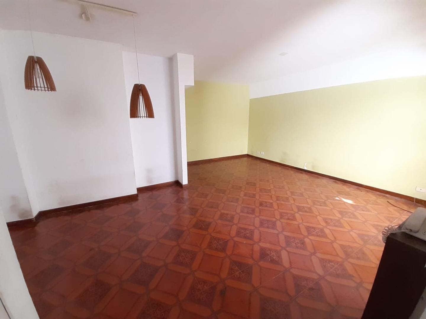 DEPARTAMENTO  3 AMB C/BALCON SOBRE LIBERTADOR SEMIPISO CFTE